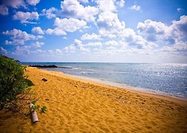 Hale Tiare 2 Bedroom Condo by RedAwning