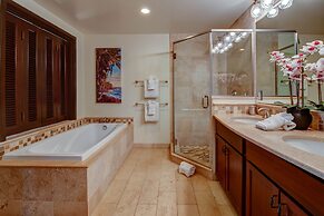 Hale Tiare 2 Bedroom Condo by RedAwning