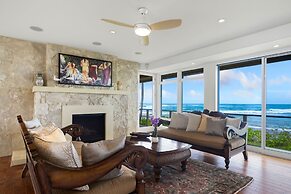 King Hale 4 Bedroom Home by RedAwning