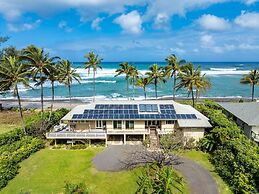 King Hale 4 Bedroom Home by RedAwning