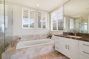 King Hale 4 Bedroom Home by RedAwning