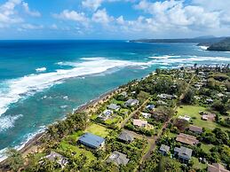 King Hale 4 Bedroom Home by RedAwning