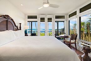 King Hale 4 Bedroom Home by RedAwning