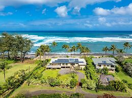 King Hale 4 Bedroom Home by RedAwning