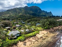 King Hale 4 Bedroom Home by RedAwning