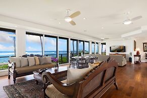 King Hale 4 Bedroom Home by RedAwning