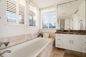 King Hale 4 Bedroom Home by RedAwning