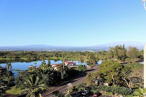 Maluhia Kahakai 2 Bedroom Condo by RedAwning