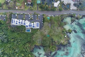 Maluhia Kahakai 2 Bedroom Condo by RedAwning