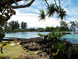 Maluhia Kahakai 2 Bedroom Condo by RedAwning