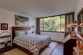 Maluhia Kahakai 2 Bedroom Condo by RedAwning