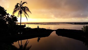 Maluhia Kahakai 2 Bedroom Condo by RedAwning