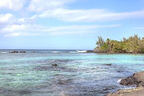 Maluhia Kahakai 2 Bedroom Condo by RedAwning