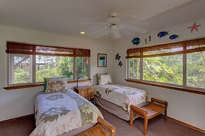 Maluhia Hale 3 Bedroom Home by RedAwning