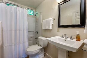 Hale Naninoa 5 Bedroom Home by RedAwning