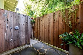 Hale Naninoa 5 Bedroom Home by RedAwning