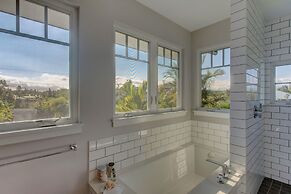 Pua Lani 2 Bedroom Home by RedAwning