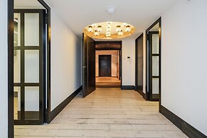Skyline Water Front Penthouse Apartment