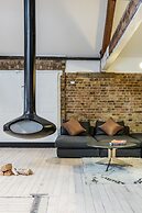 Skyline Water Front Penthouse Apartment