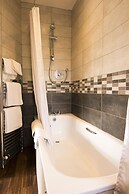 St David's Cross Hotel