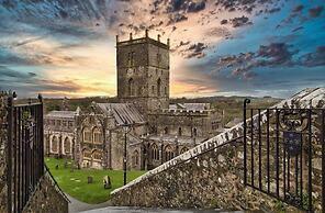 St David's Cross Hotel