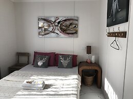 XYL Pets Friendly Seaside Boutique Guesthouse