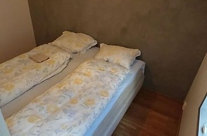 StayPlus Apt in Trendy Area Balcony