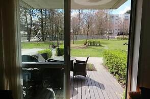 StayPlus Apt in Trendy Area Balcony