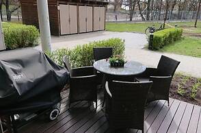 StayPlus Apt in Trendy Area Balcony