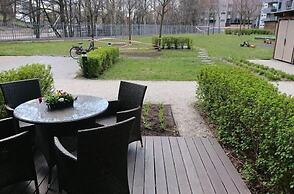 StayPlus Apt in Trendy Area Balcony