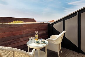 The Ivens, Autograph Collection