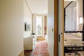 The Ivens, Autograph Collection