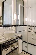 The Ivens, Autograph Collection