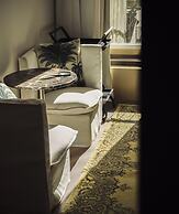 The Ivens, Autograph Collection