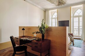 The Ivens, Autograph Collection