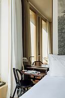 The Ivens, Autograph Collection