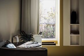 The Ivens, Autograph Collection