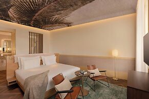 The Ivens, Autograph Collection