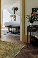 The Ivens, Autograph Collection