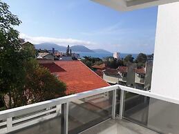 Apartment with Infinity Pool & Panoramic Views - 228