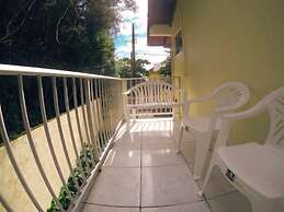 6 Bedroom House - 205