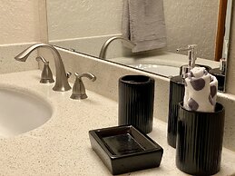 Garage Studio near OUSHC Hospital