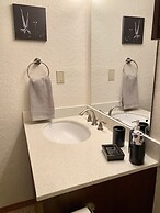 Garage Studio near OUSHC Hospital