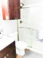 Private Bedroom Suite - Communal House near Integris Private