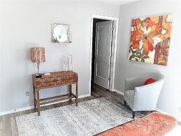 Private Bedroom Suite - Communal House near Integris Private