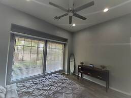 Private Bedroom Suite - Communal House near Integris Private