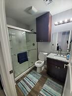 Private Bedroom Suite - Communal House near Integris Private