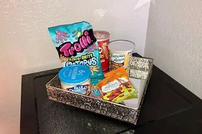 Private Bedroom Suite - Communal House near Integris Private