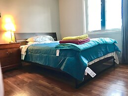 Room around York University Subway