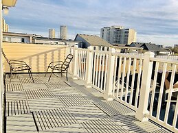 Room around York University Subway